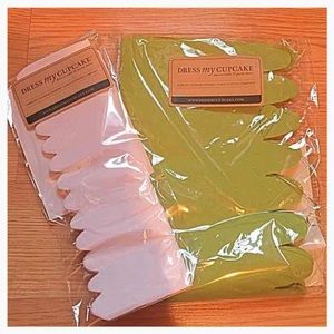 NWT Dress My Cupcake Tissue Pom Poms